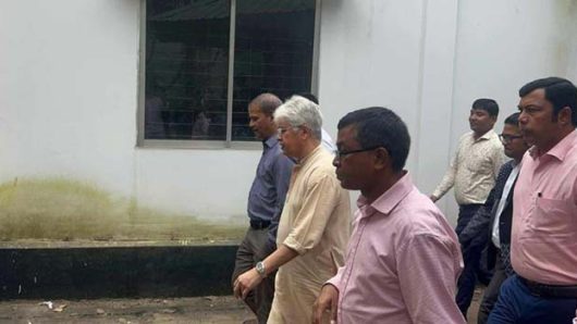 রাষ্ট্রপতি ইস্যুতে প্রশ্ন এড়িয়ে গেলেন আসিফ নজরুল