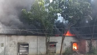 গাজীপুরে কারখানা বন্ধের প্রতিবাদে শ্রমিকদের বিক্ষোভ, অগ্নিসংযোগ