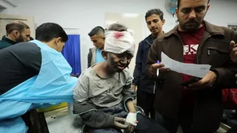 গাজার বেইত লাহিয়ায় আবাসিক ভবনে বোমা হামলা, নিহত আট